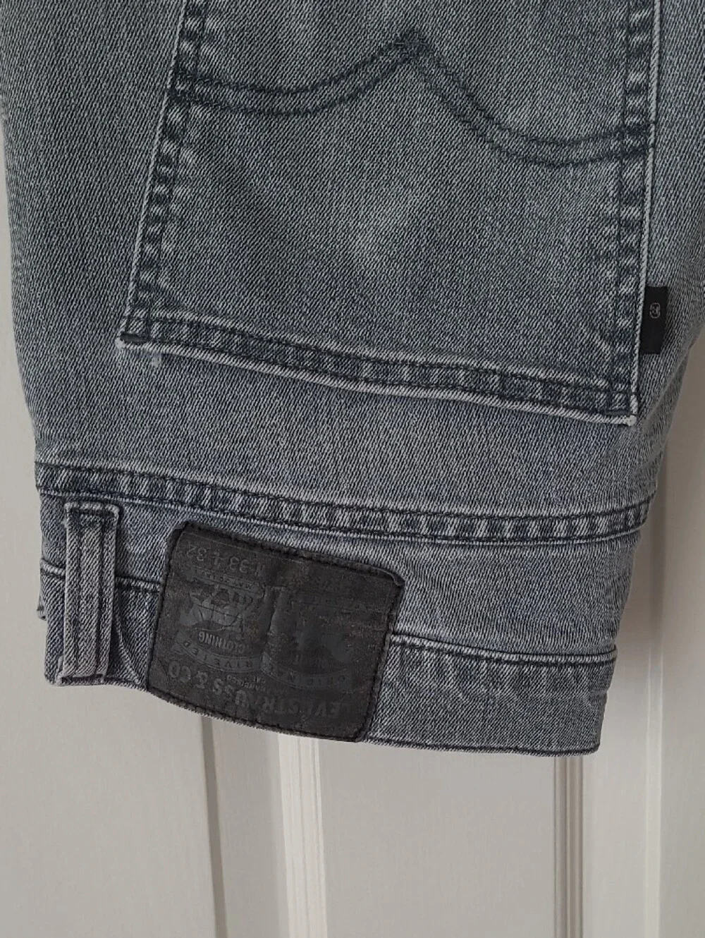 Levi's Men’s Light Wash Relaxed Straight Jeans